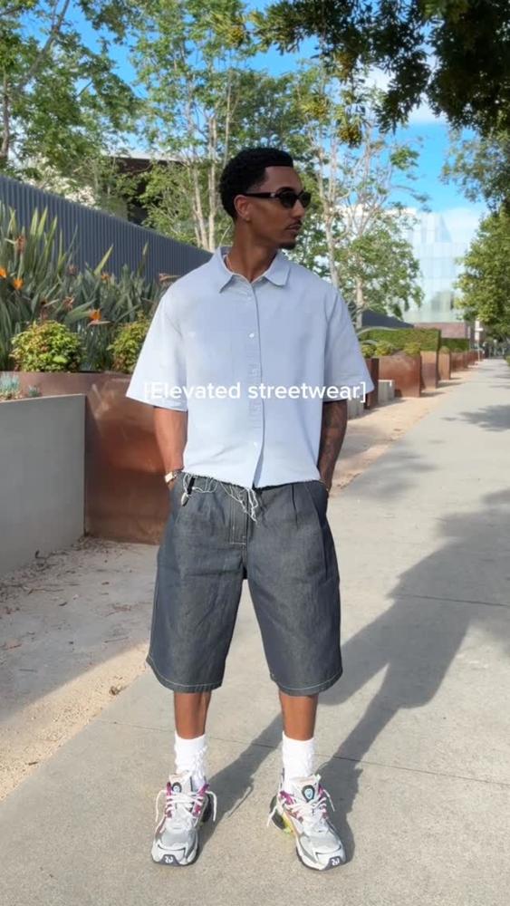24 Denim Bermuda Shorts Outfits Image