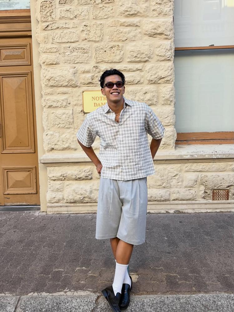 21 Grey Shorts Outfits Image