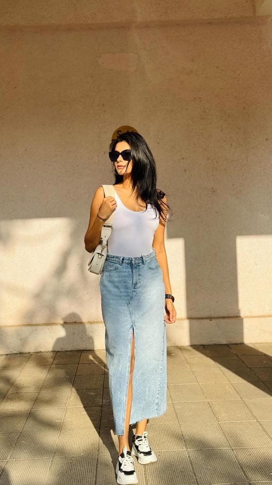 22 Denim Skirt Outfits Image