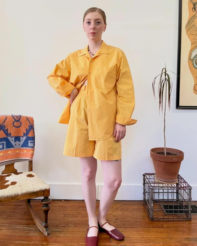 25 Orange Shorts Outfits For 50s Image