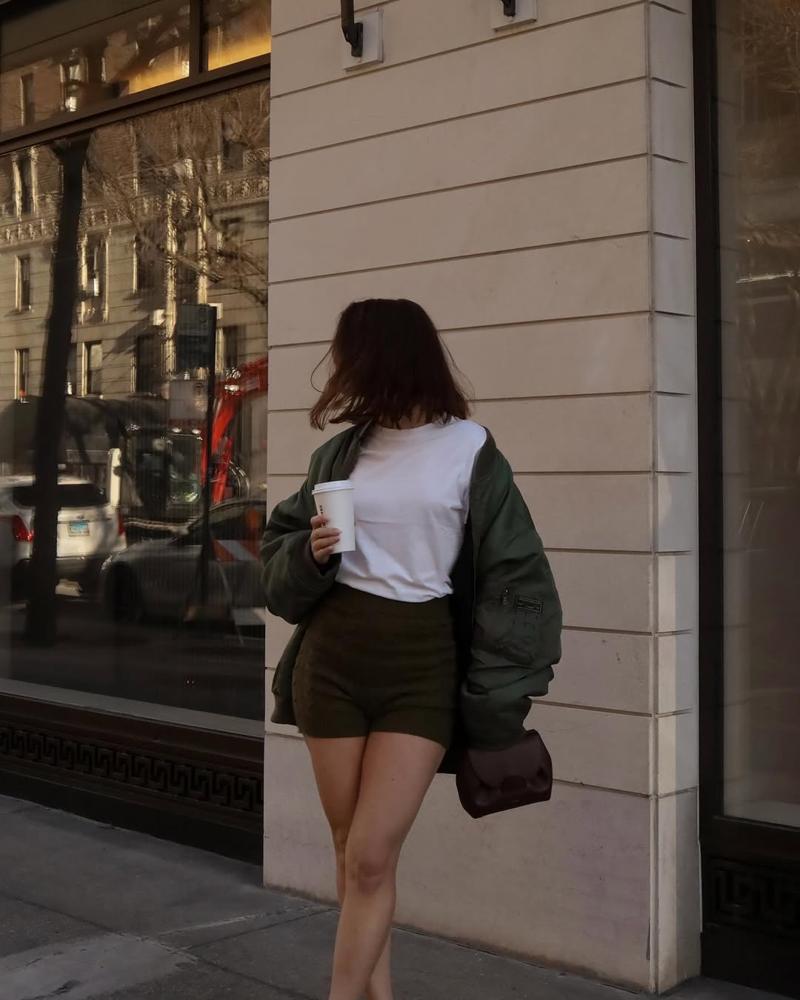 20 Green Shorts Outfits Image