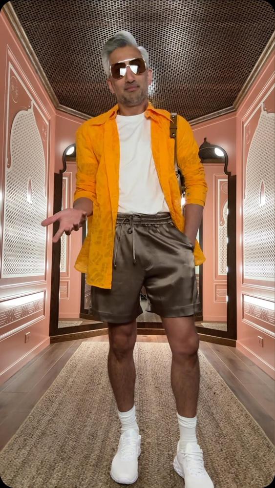 23 Orange Shorts Outfits Image