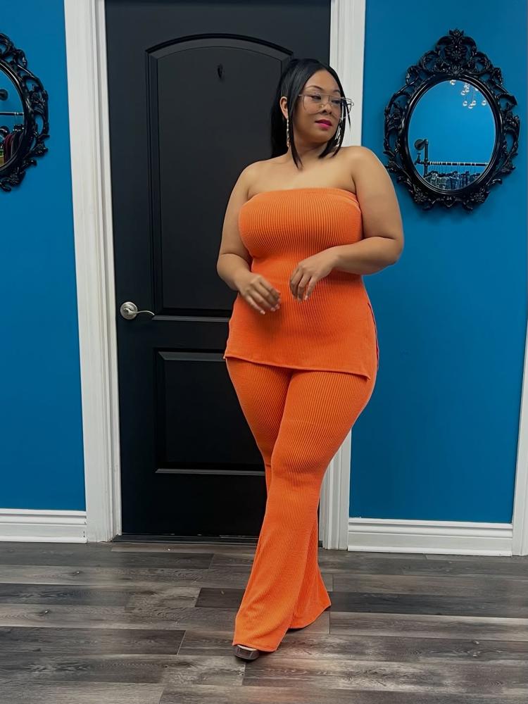 22 Orange Shorts Outfits Curvy Image