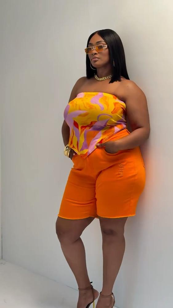 23 Orange Shorts Outfits Image