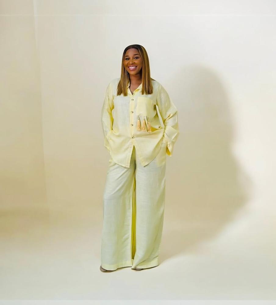 24 Yellow Linen Pants Outfits Image