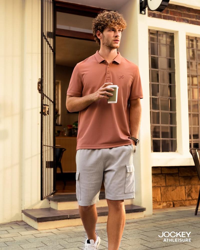 23 Orange Shorts Outfits Image
