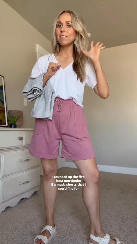 19 Pink Bermuda Shorts Outfits Image
