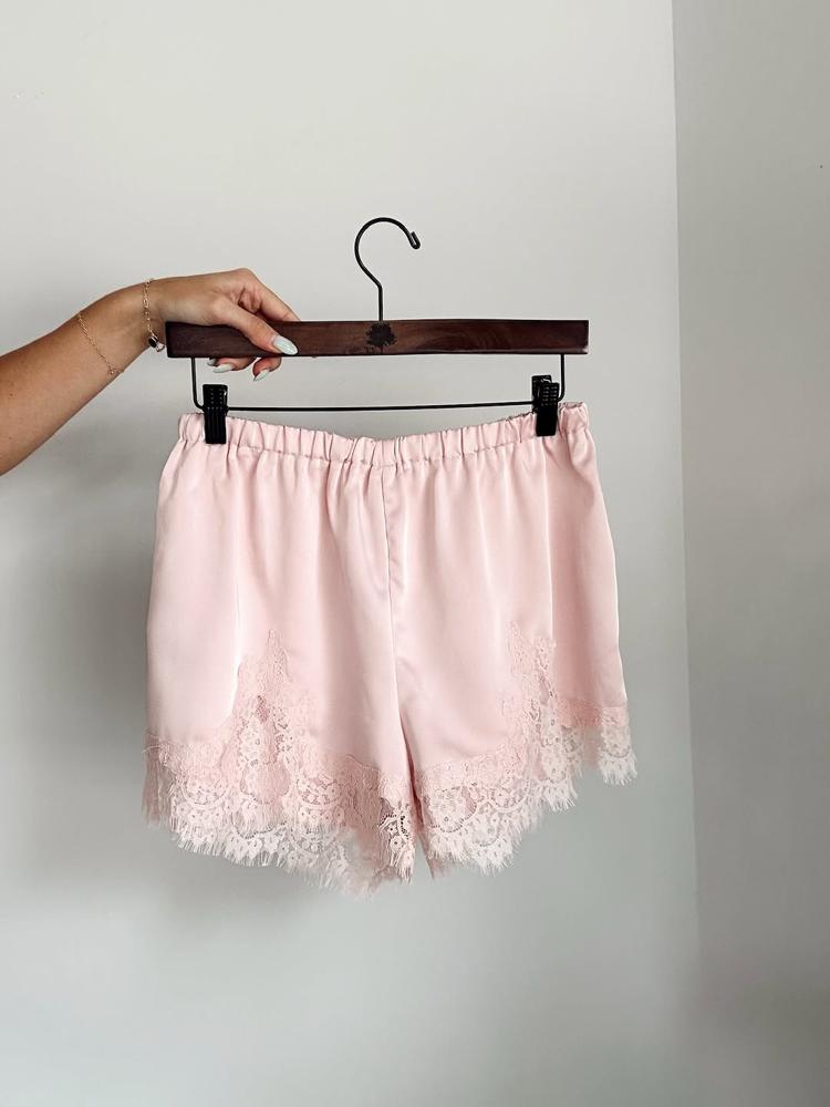 27 Satin Lace Shorts Outfits Image