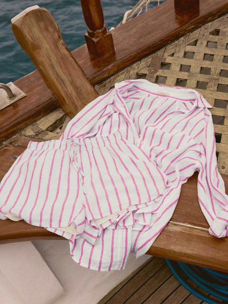 24 Pink Linen Shorts Outfits Image