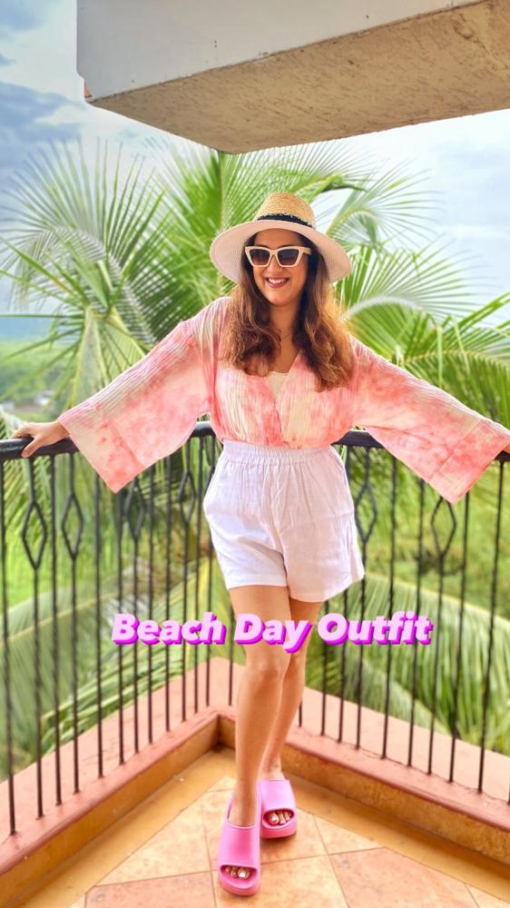 24 Pink Linen Shorts Outfits Image