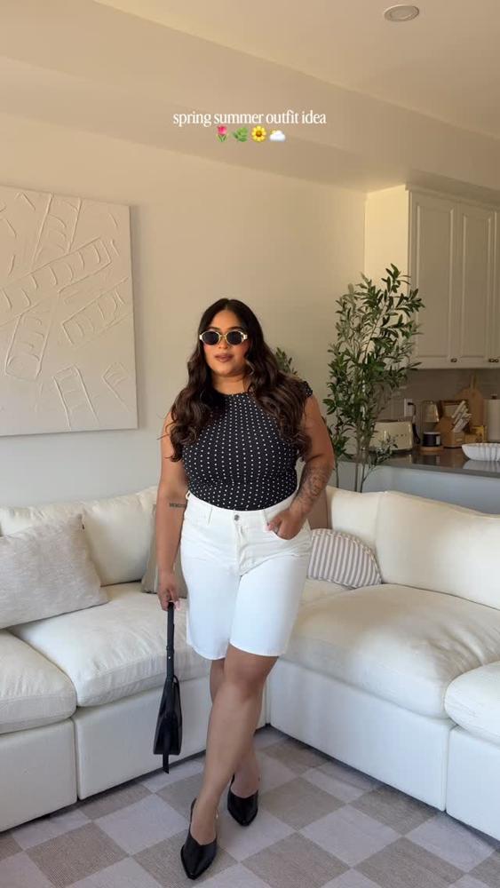 21 White Bermuda Shorts Outfits For Curvy Image