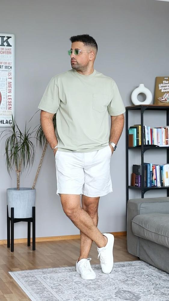 21 Grey Shorts Outfits Image