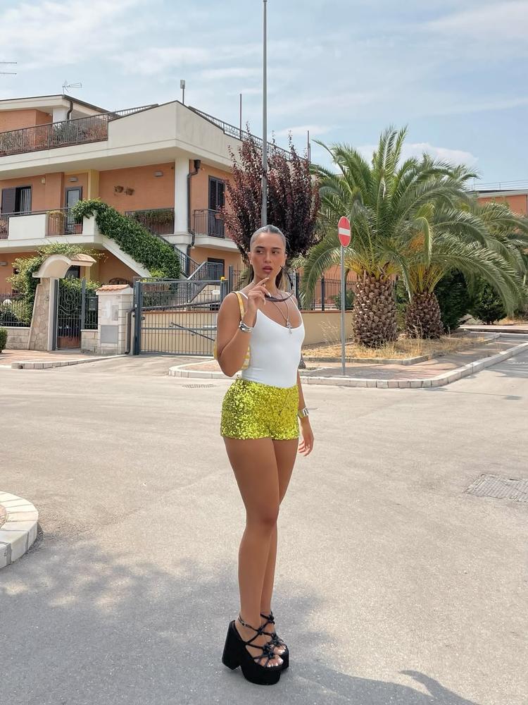 20 Green Shorts Outfits Image