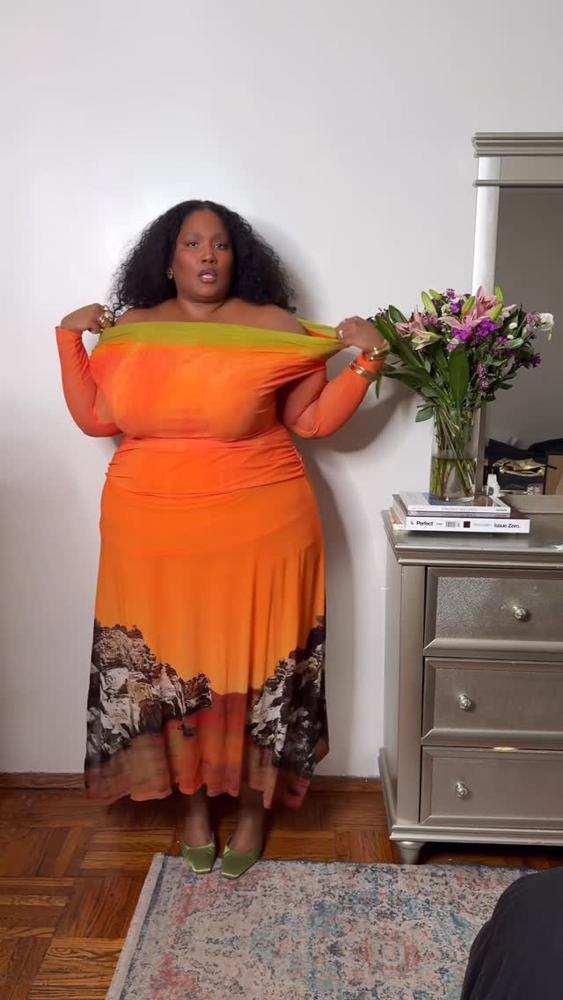 22 Orange Shorts Outfits Curvy Image