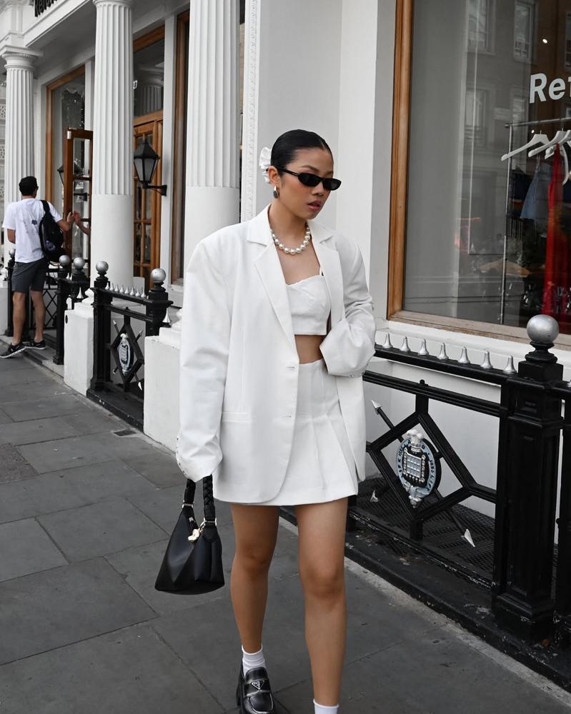 19 Beige Shorts Outfits Image