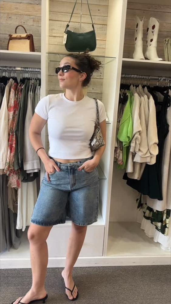 25 Orange Shorts Outfits For 50s Image