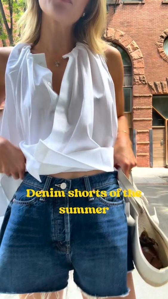 24 Blue Denim Shorts Outfits Image