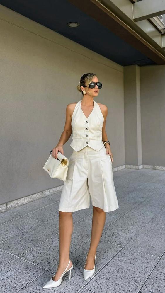 19 White Bermuda Shorts Outfits Image