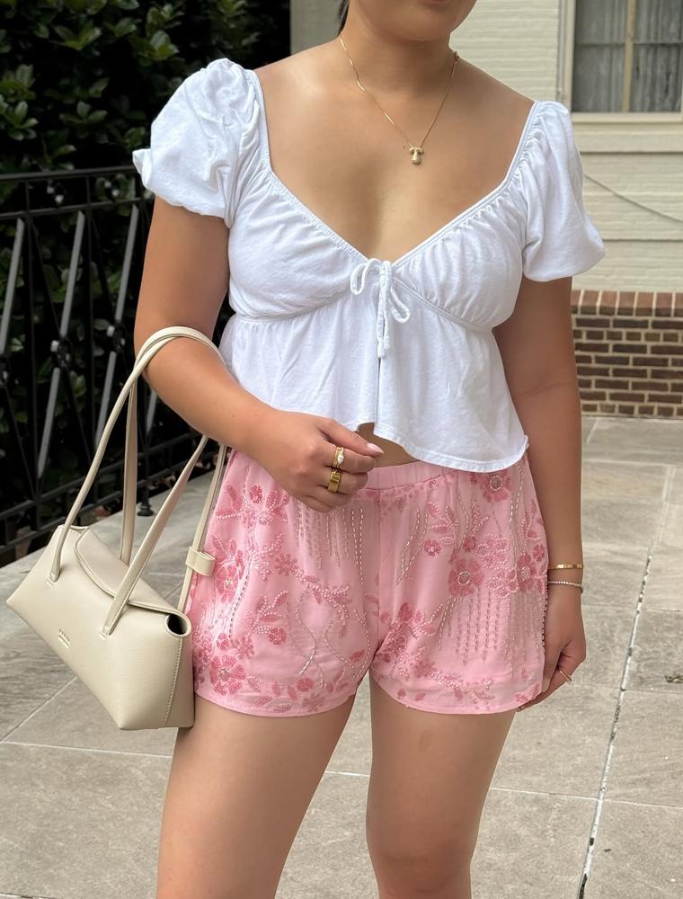 24 Pink Linen Shorts Outfits Image
