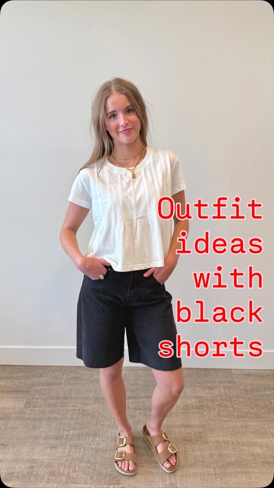 25 Black Denim Shorts Outfits Image