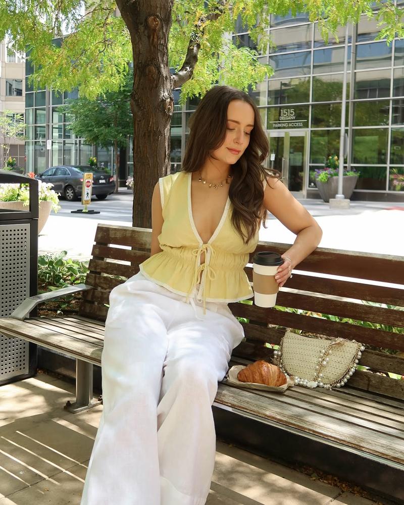 24 Yellow Linen Pants Outfits Image