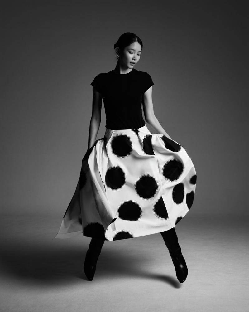 24 Gradient Skirt Outfit Ideas Image