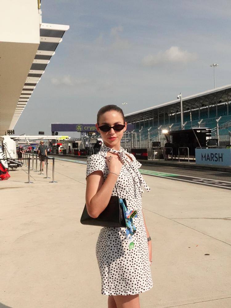 22 Miami GP F1 Race Outfit Ideas Image