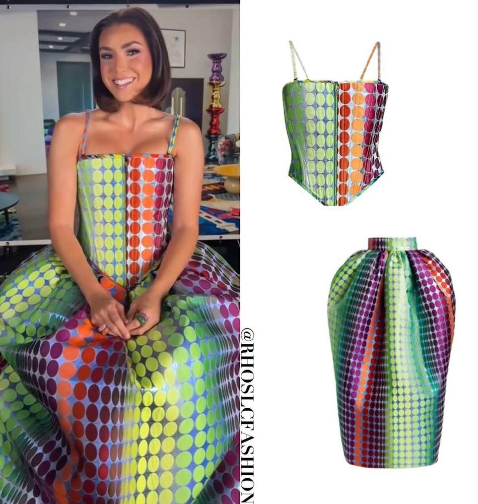 24 Gradient Skirt Outfit Ideas Image