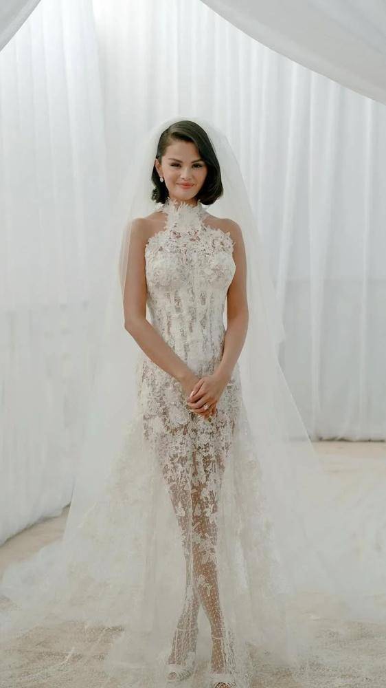 27 Satin Lace Pearl Wedding Dress Outfits Image