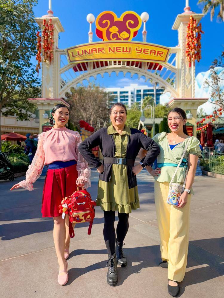 24 Mulan Shanghai Disneyland Outfits Image