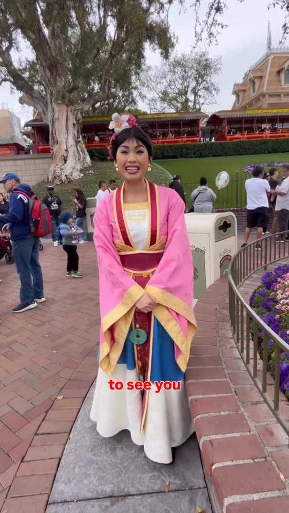 24 Mulan Shanghai Disneyland Outfits Image
