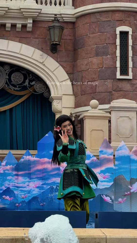 24 Mulan Shanghai Disneyland Outfits Image