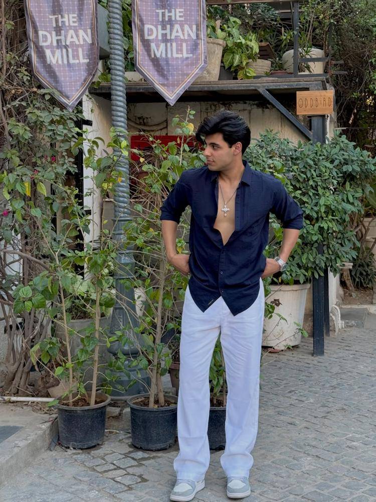 19 Navy Linen Pants Outfit Ideas Image