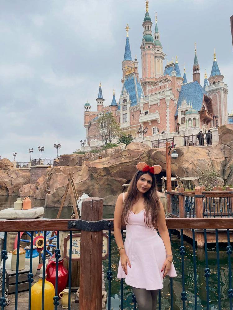 19 Shanghai Disneyland Outfits Image