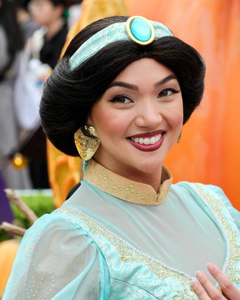 23 Tokyo Disneyland Outfits Image