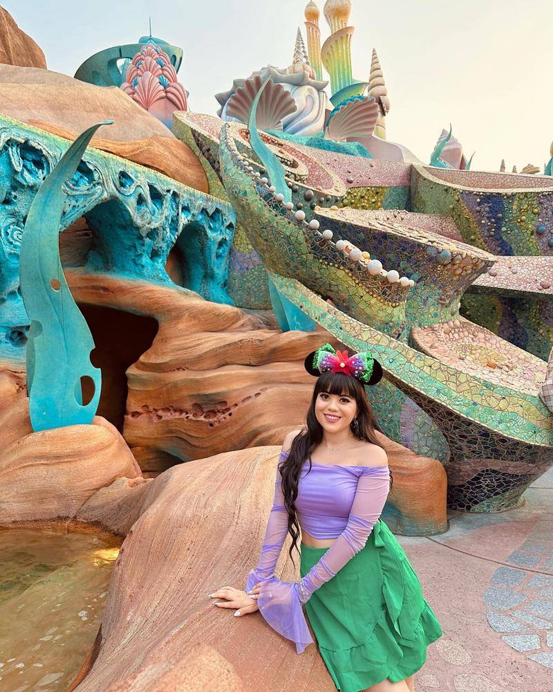 23 Tokyo Disneyland Outfits Image