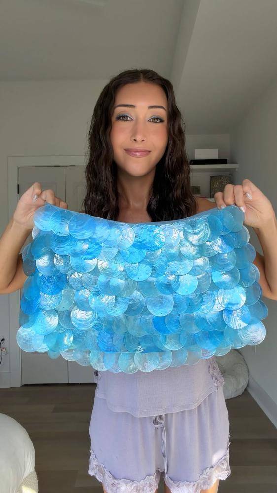 24 Gradient Skirt Outfit Ideas Image
