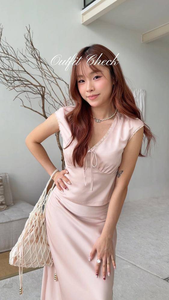 22 Satin Lace Pink Dress Outfits Image