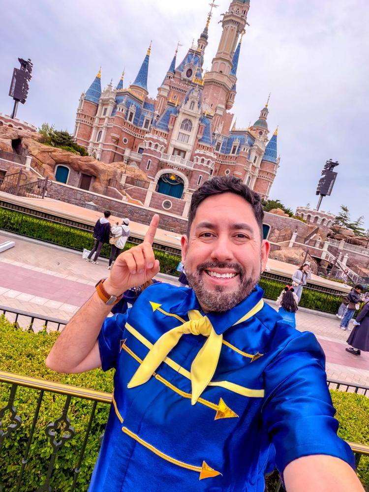 19 Shanghai Disneyland Outfits Image