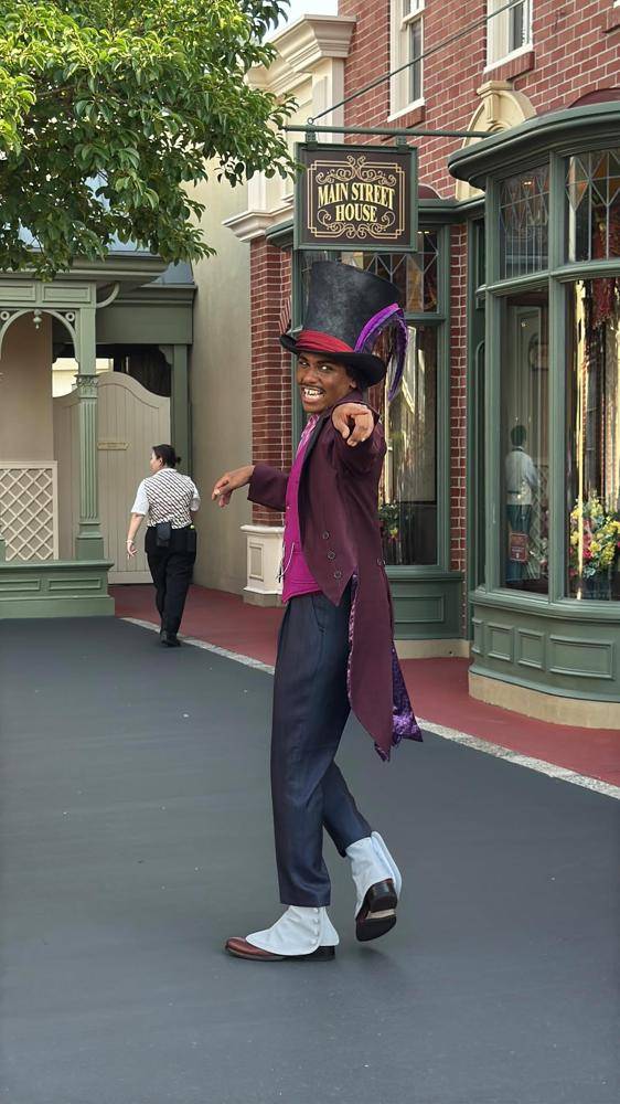 23 Tokyo Disneyland Outfits Image