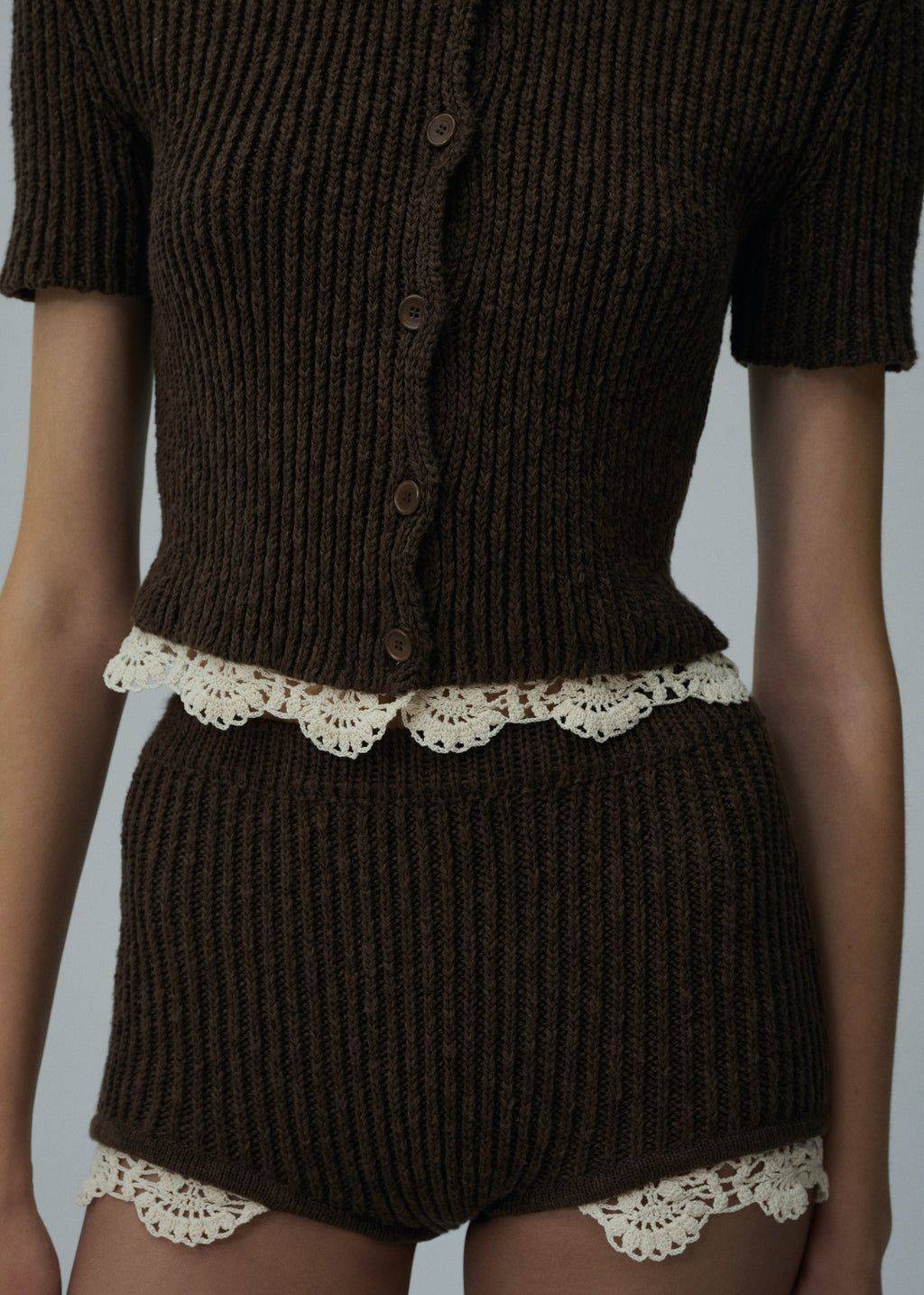 12 Brown Lace Trim Shorts Outfits Image