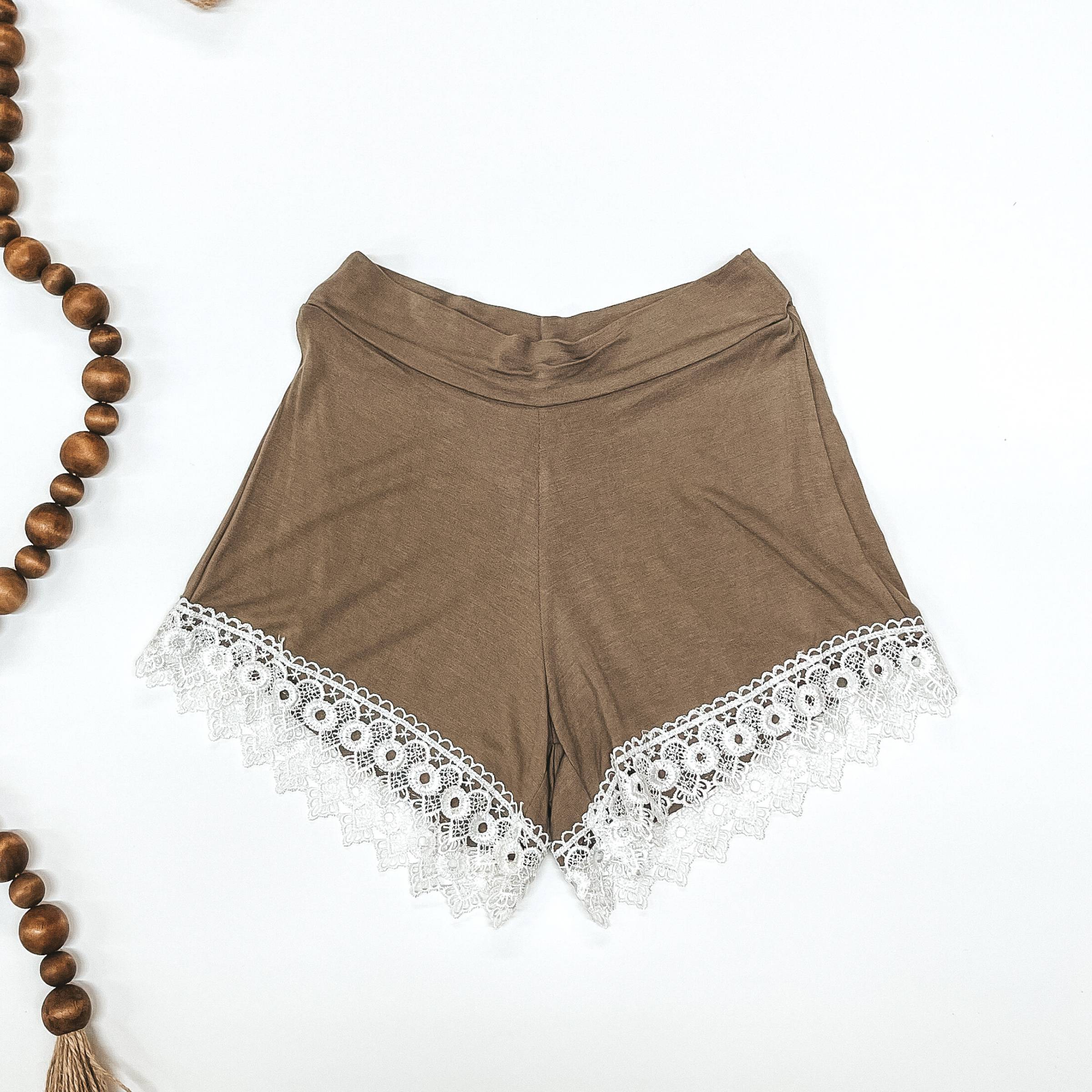 12 Brown Lace Trim Shorts Outfits Image