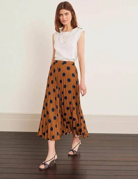 29 Brown Polka Dot Skirt Outfits Image
