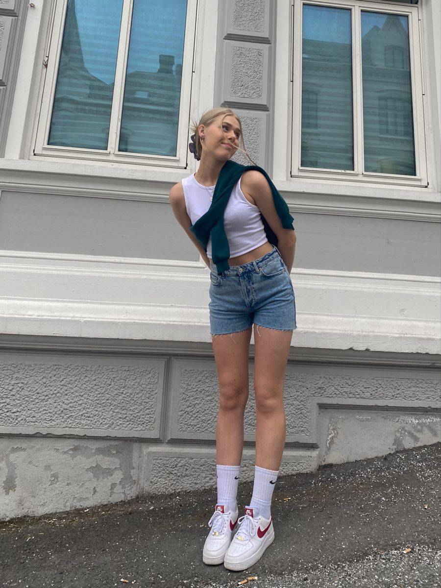 21 Scandinavian Summer Outfit Ideas Image