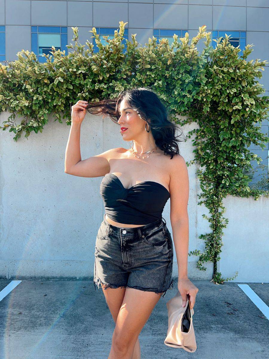 24 How to Dress Up Shorts Image