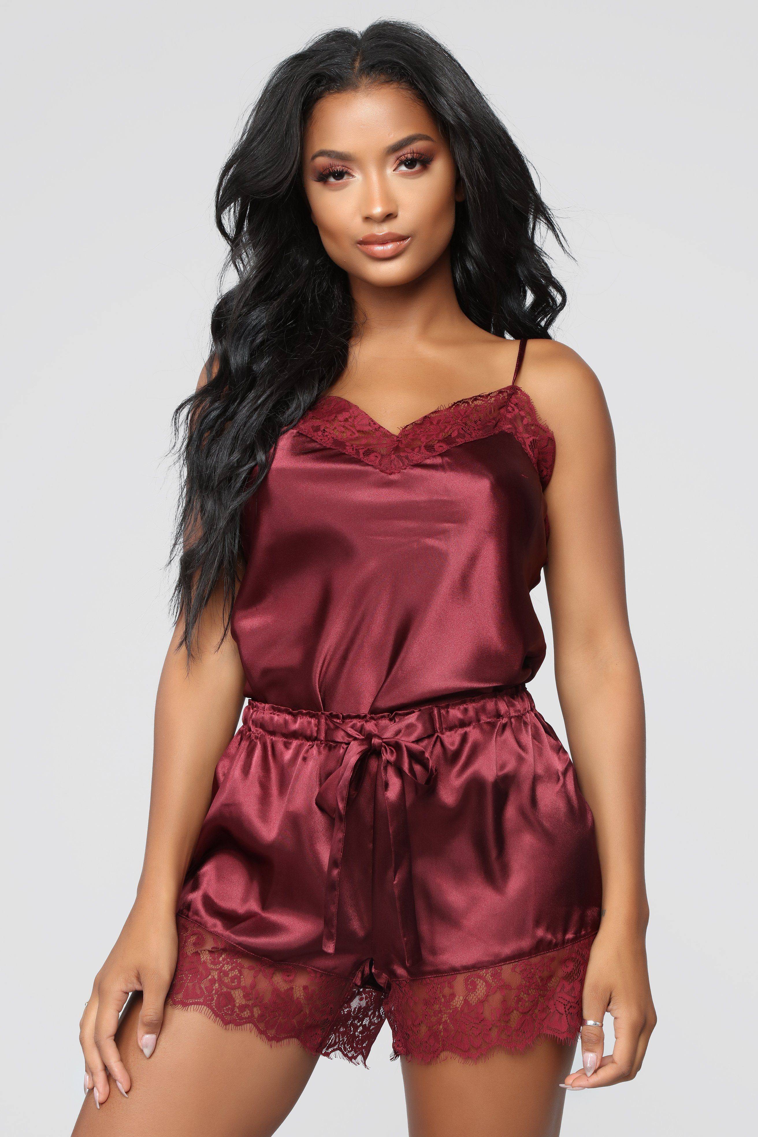 15 Burgundy Lace Trim Shorts Outfits Image