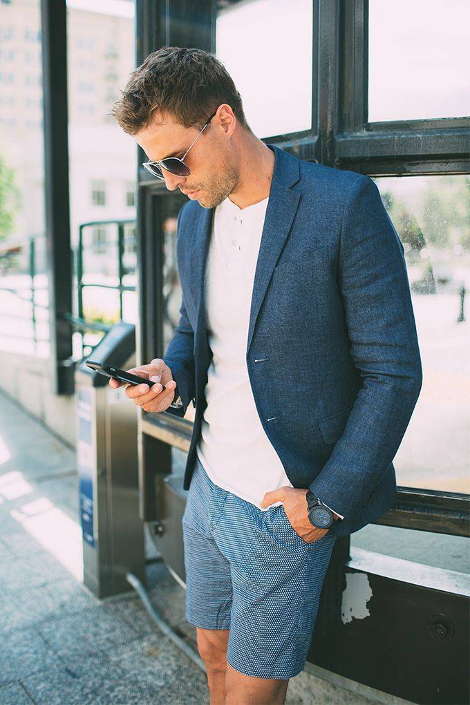 24 How to Dress Up Shorts Image