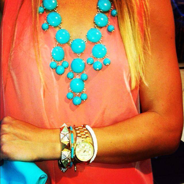 11 Statement Necklace Outfit Ideas Image