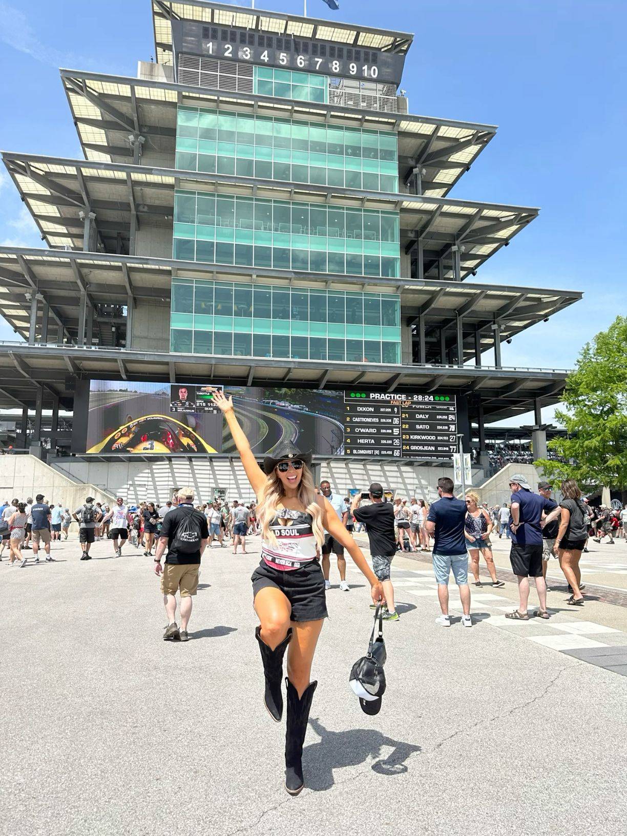 13 Indy 500 Outfit Ideas Image