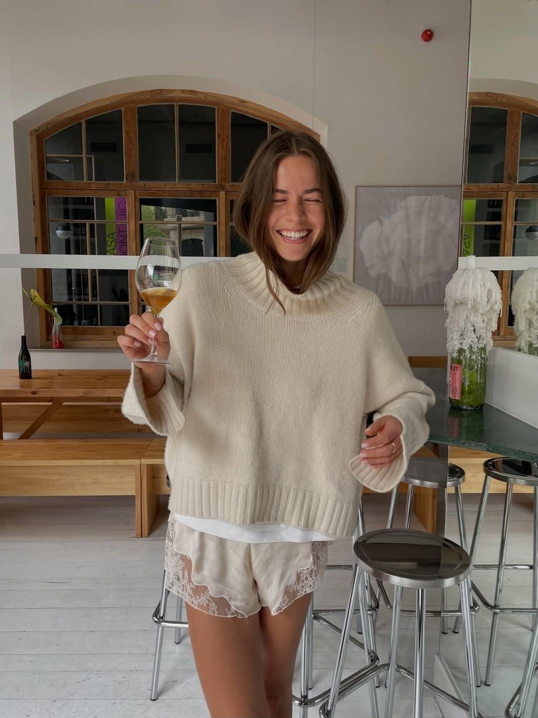 18 Beige Lace Trim Shorts Outfits Image